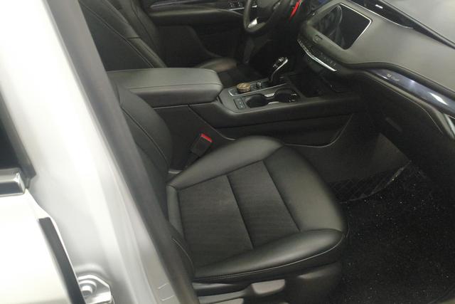 Cadillac XT4 2022 Белый из Китая, фото 2