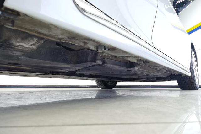 Toyota Camry 2023 Белый из Китая, фото 2