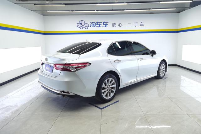Toyota Camry 2023 Белый из Китая, фото 4