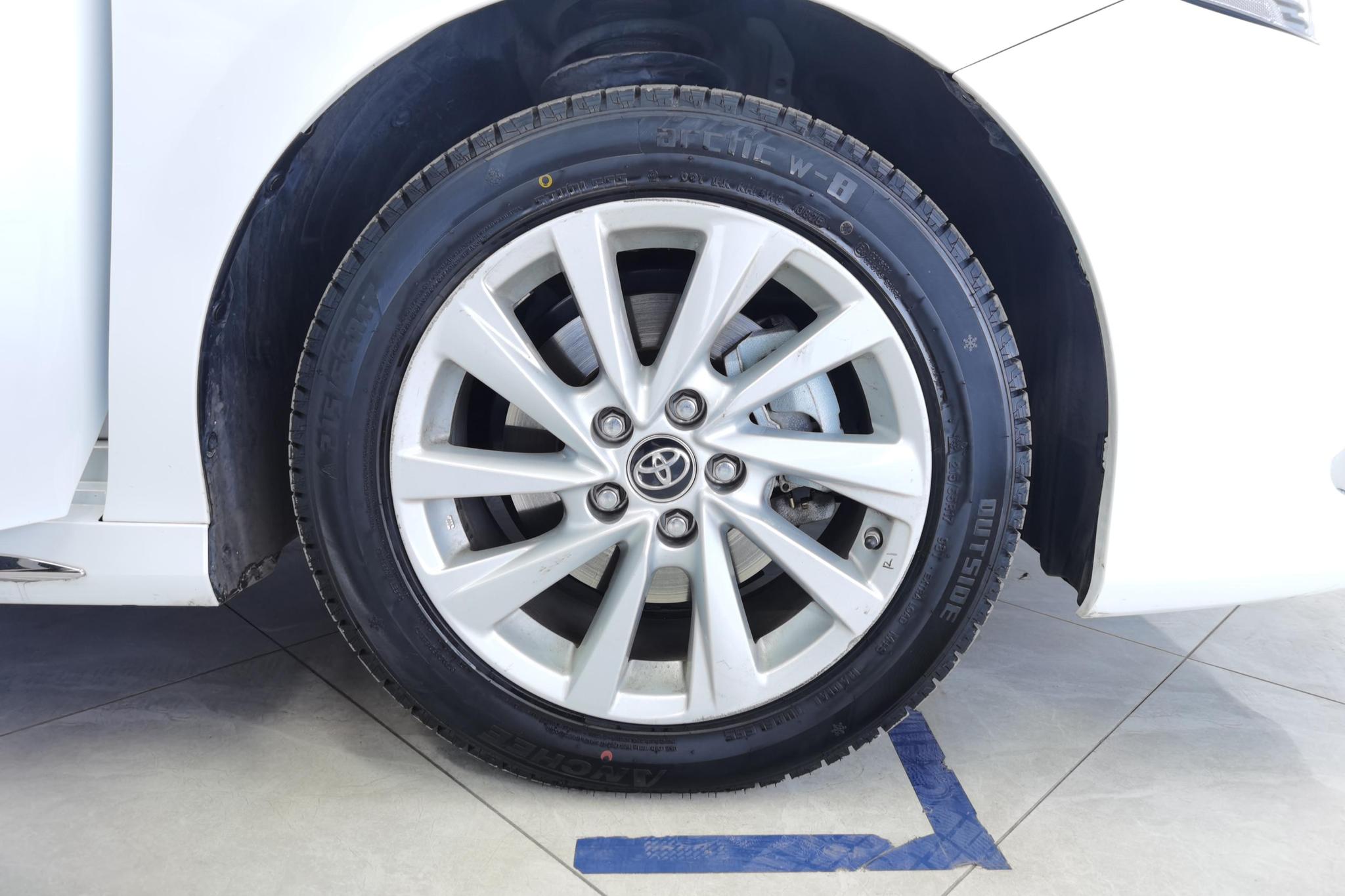 Toyota Camry 2023 2.0G Luxury