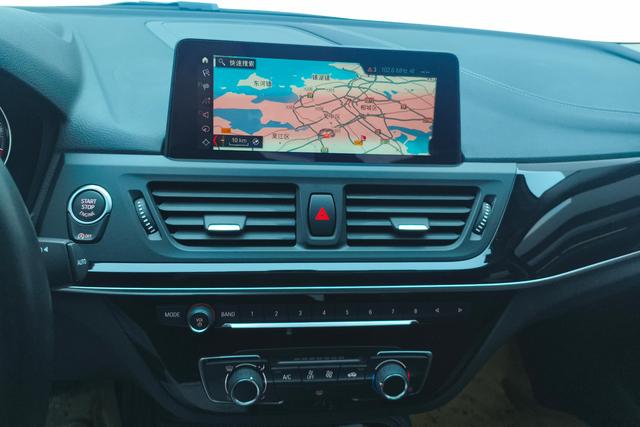 BMW 1 Series 2019 — фото 13