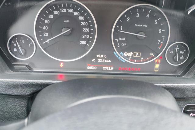 BMW 3 Series 2018 — фото 13