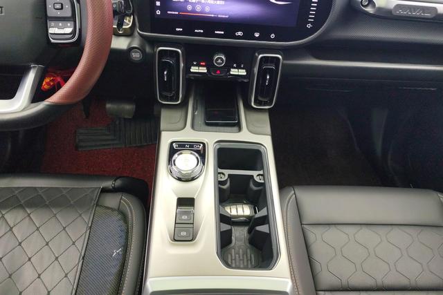 Haval Dargo 2024 2.0 T 4 WD Brilliance — фото 14