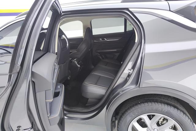 Lynk 01 2023 Темно-серый из Китая, фото 2