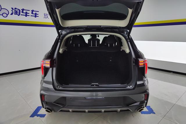 Lynk 01 2023 Темно-серый из Китая, фото 4