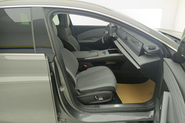 Geely Galaxy E8 2024 — фото 16