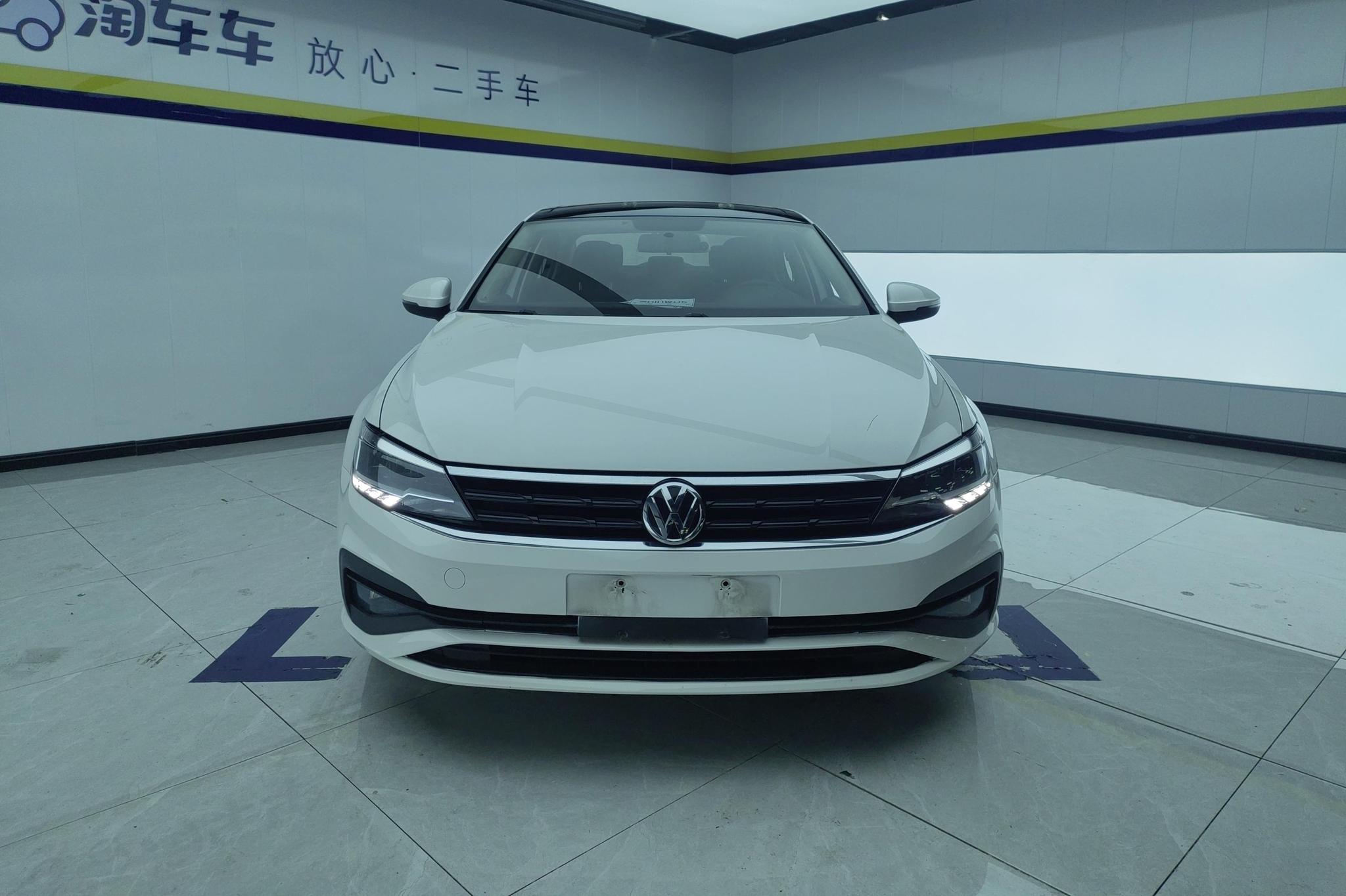 Volkswagen Lamando 2021 230TSI DSG