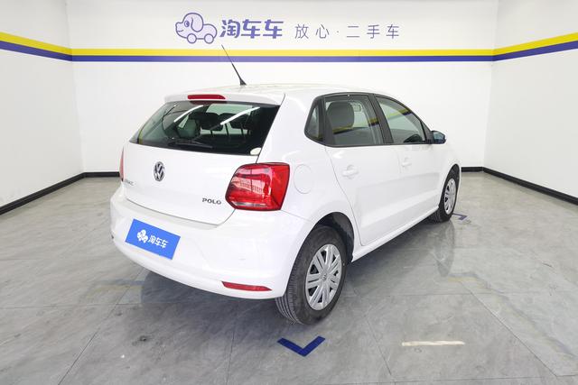Volkswagen Polo 2016 1.4 L AT — фото 3