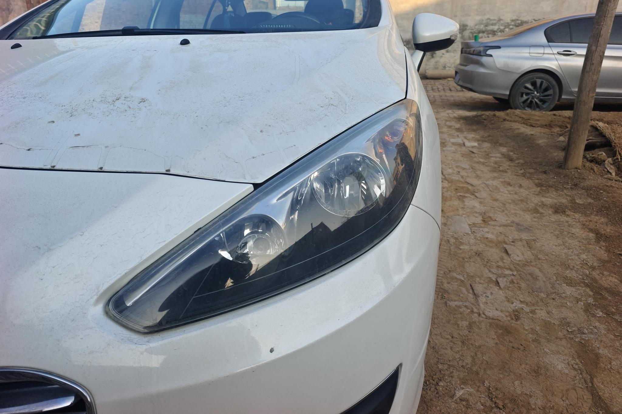 Peugeot 308 2014 1.6L MT