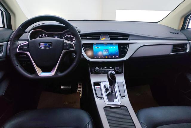 Geely Emgrand GS 2018 — фото 13