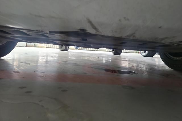 Pentium B70 2021 Белый из Китая, фото 3