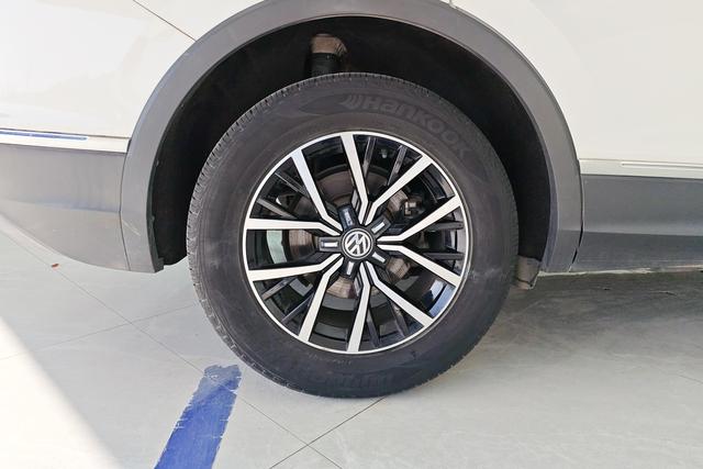 Volkswagen Tiguan L 2018 — фото 10