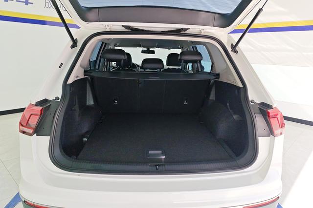 Volkswagen Tiguan L 2018 — фото 17