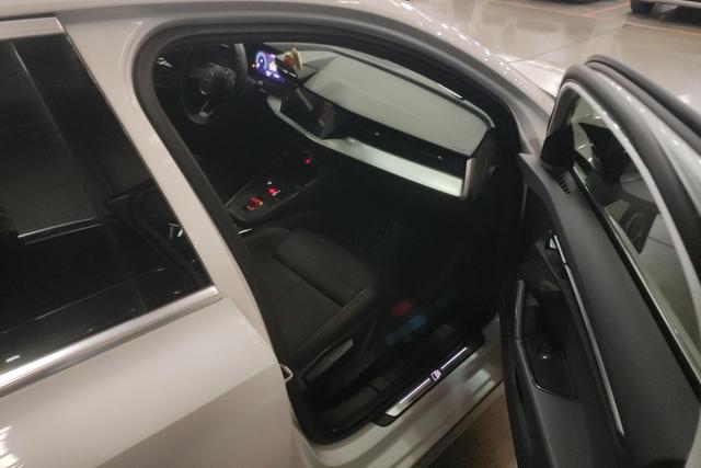 Audi A3 2021 A 3 L Limousine 35 TFSI — фото 10