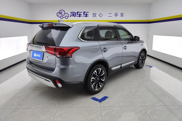 Mitsubishi  Outlander 2020 Темно-серый из Китая, фото 2