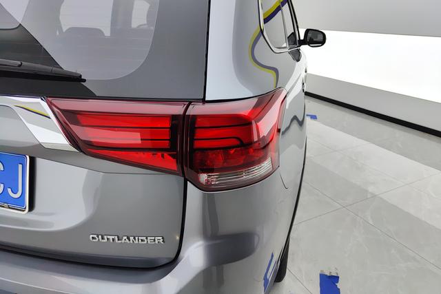 Mitsubishi  Outlander 2020 Темно-серый из Китая, фото 3