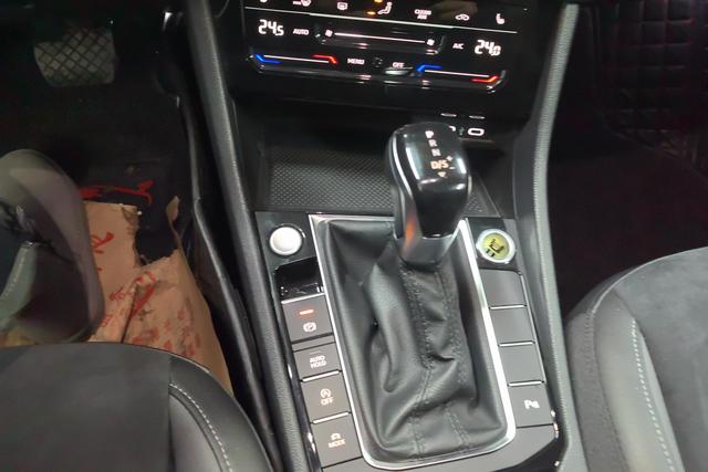 Volkswagen Sagitar 2021 Темно-серый из Китая, фото 3