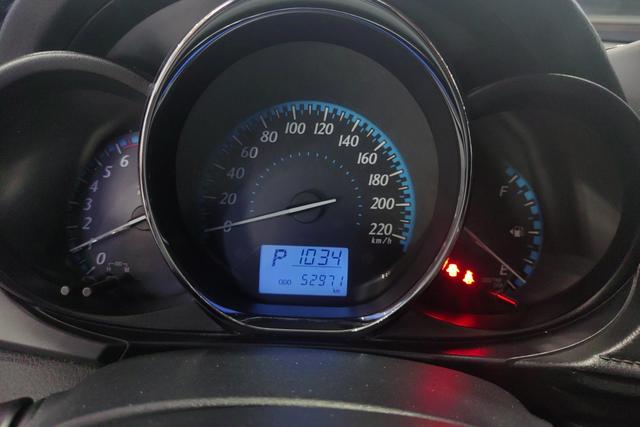 Toyota YARIS L 2016 1.5 E CVT — фото 15