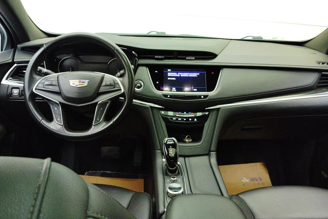 Cadillac XT5 2022 — фото 12
