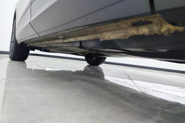Volkswagen Tiguan L 2020 330 TSI AT 2 WD V — фото 7