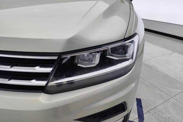 Volkswagen Tiguan L 2020 330 TSI AT 2 WD V — фото 4