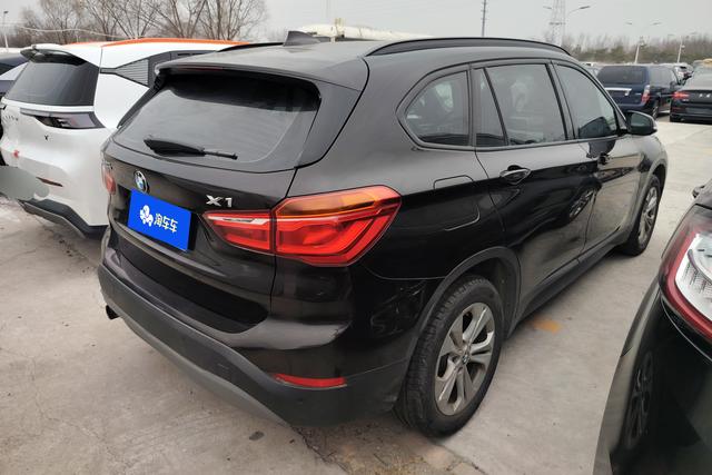 BMW X1 2016 s Drive 18 Li — фото 3