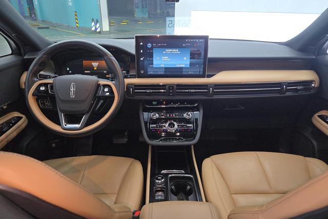Lincoln Corsair 2022 2.0 T 2 WD — фото 11