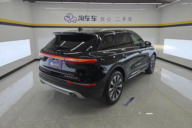 Lincoln Corsair 2022 2.0 T 2 WD — фото 3