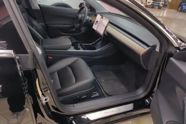 Tesla Model 3 2020 Черный из Китая, фото 2