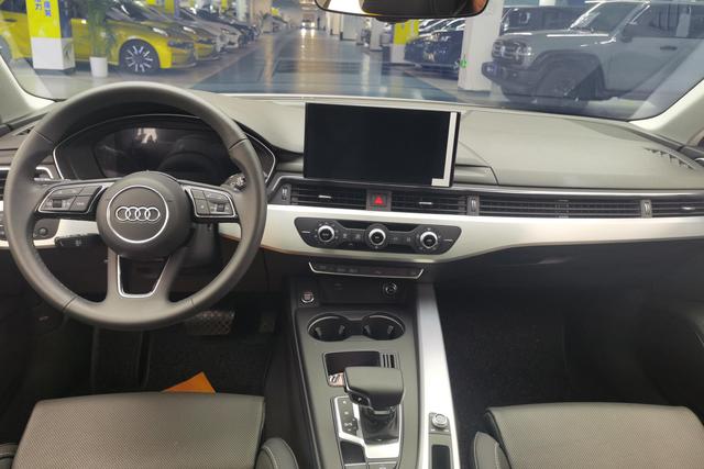 Audi A4L id 3810299 из Китая 11