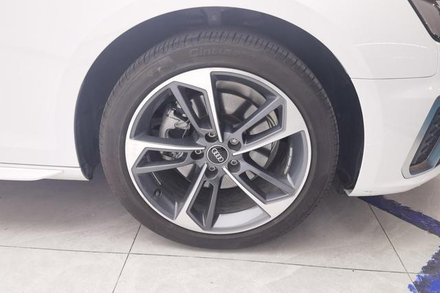 Audi A4L id 3810299 из Китая 17