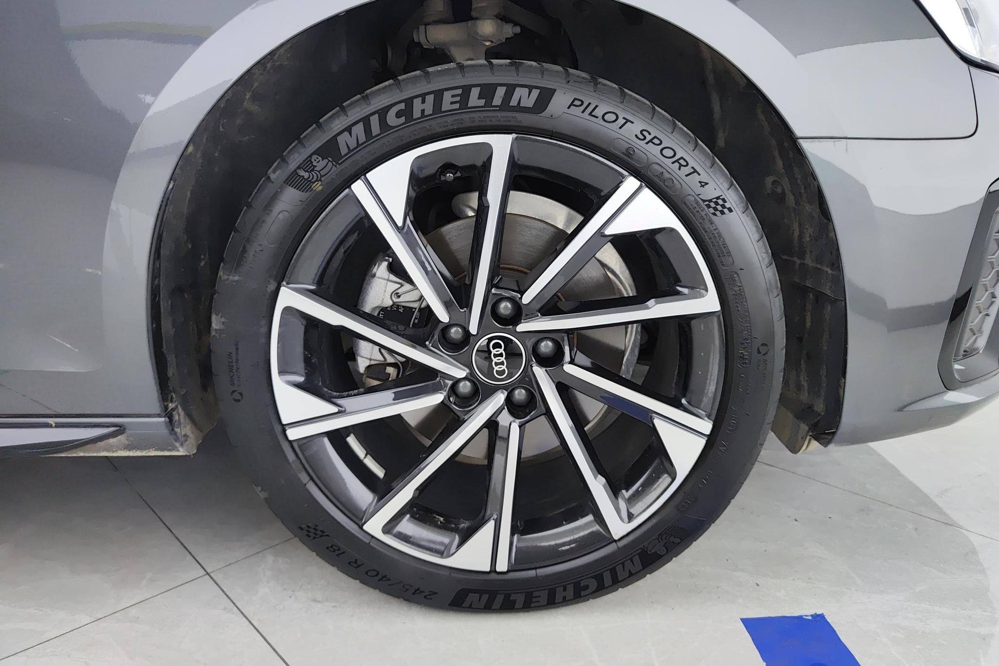 Audi A4L 2023 40 TFSI Luxury