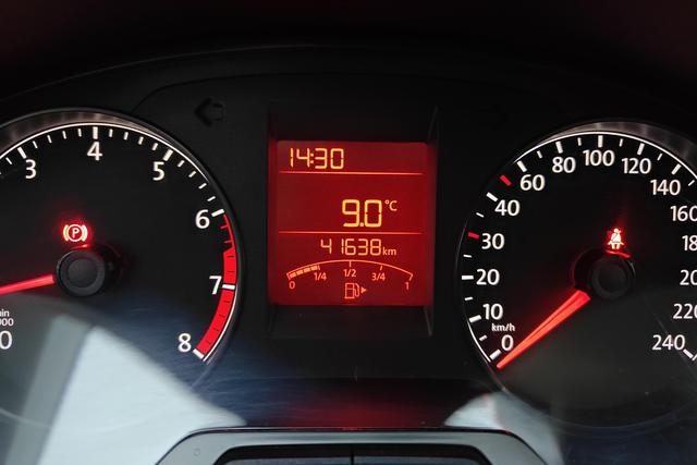 Volkswagen Santana 2015 1.4 L MT — фото 12