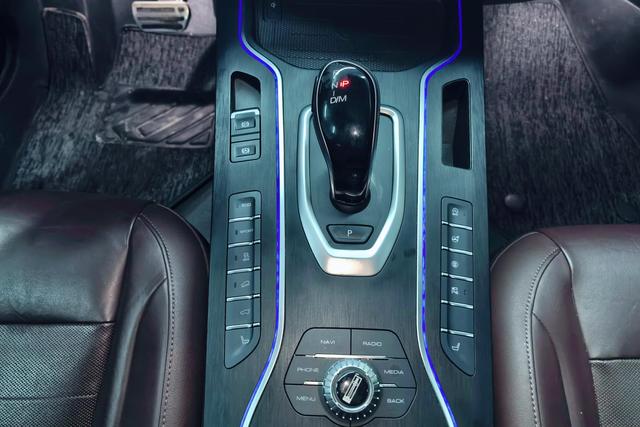 Wei Pai VV7 id 3784806 из Китая 26