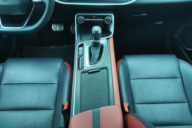 Geely Automobile Binrui 2021 Белый из Китая, фото 2