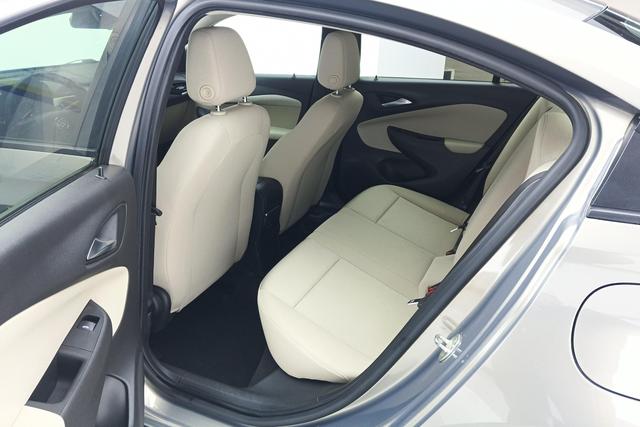 Buick Excelle 2019 Желтый из Китая, фото 3