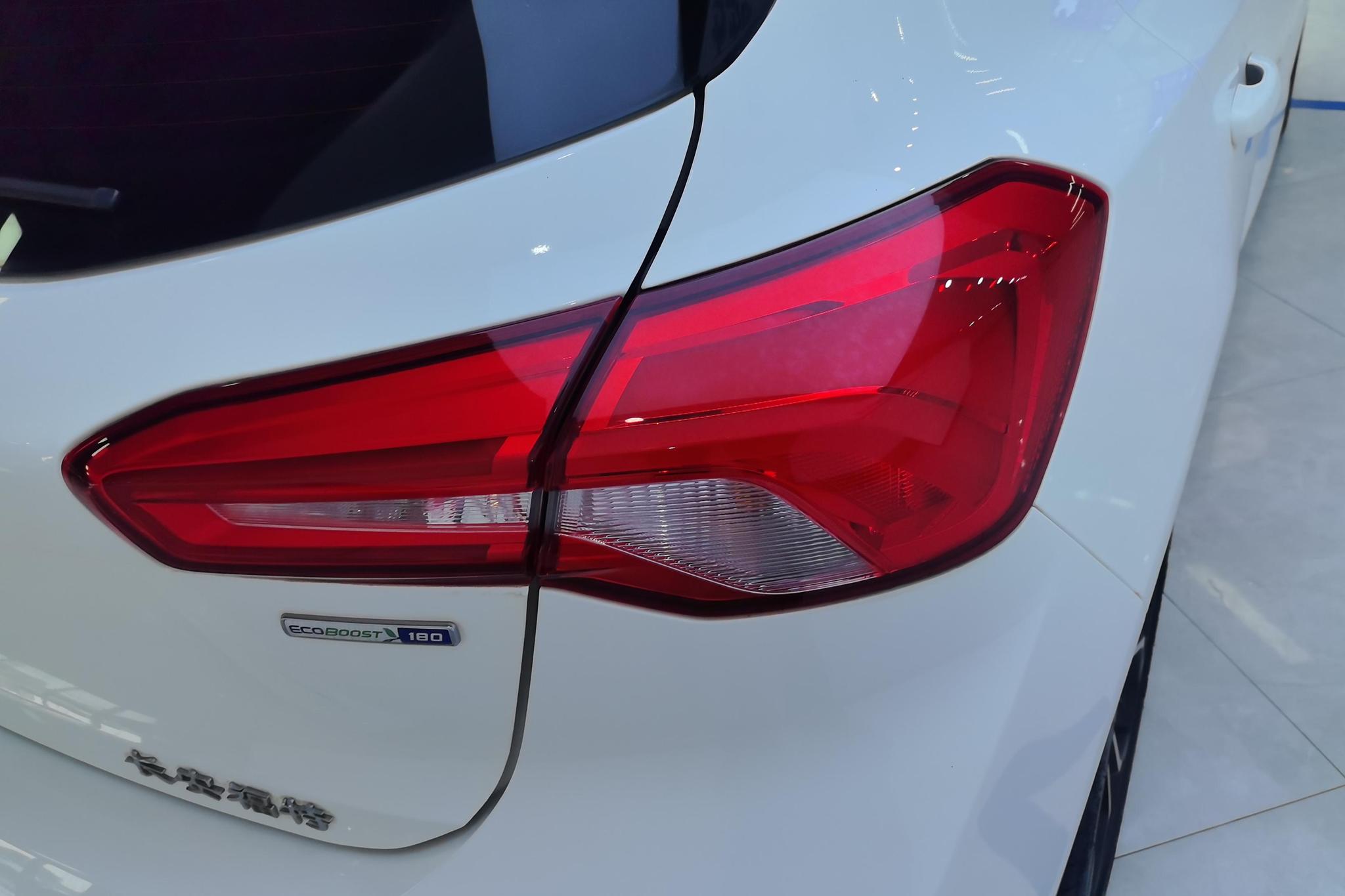 Ford Focus 2020 EcoBoost 180 AT ST Line