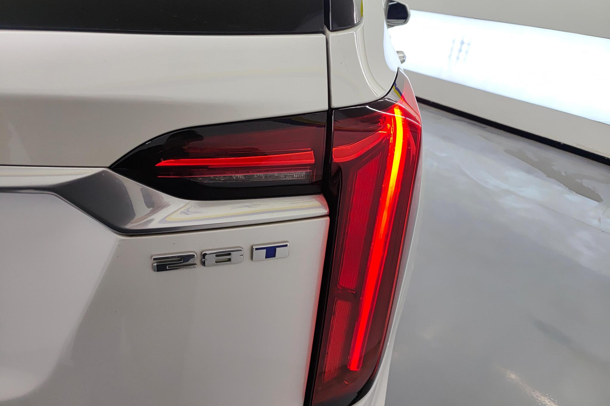 Cadillac XT6 2022 2.0T мест Luxury