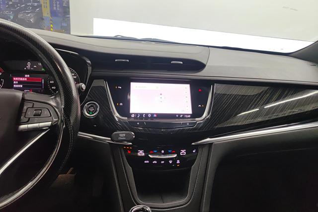 Cadillac XT6 2022 — фото 10