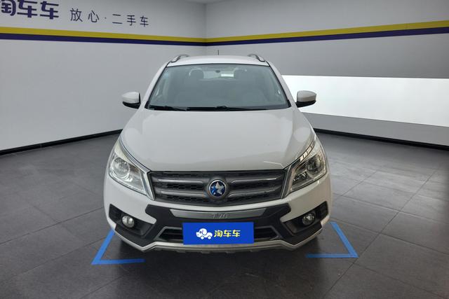 Venucia T70 2015 2.0 L CVT — фото 2
