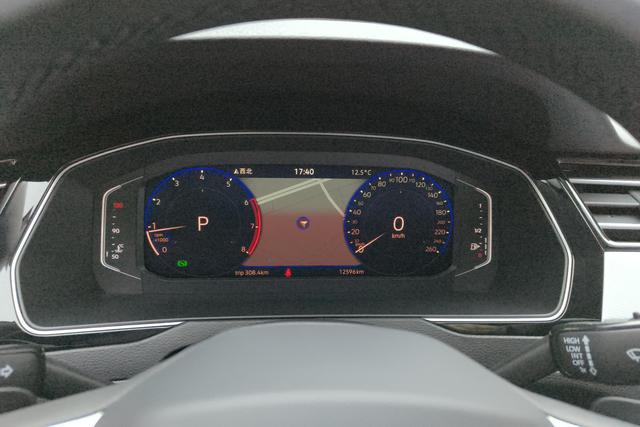 Volkswagen Magotan 2025 330 TSI DSGLuxury — фото 14