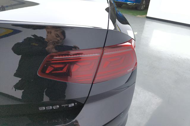 Volkswagen Magotan 2025 330 TSI DSGLuxury — фото 5