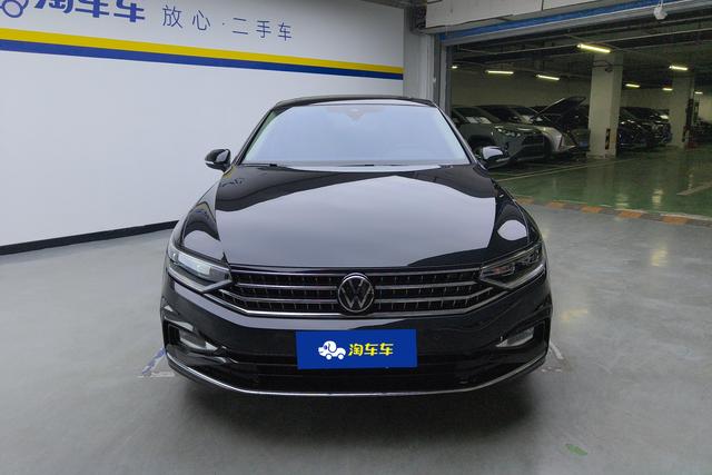 Volkswagen Magotan 2025 330 TSI DSGLuxury — фото 2