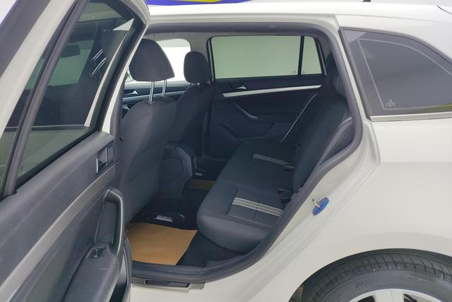 Volkswagen Gran Lavida 2017 1.6 L AT — фото 16