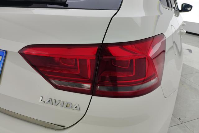 Volkswagen Gran Lavida 2017 1.6 L AT — фото 5