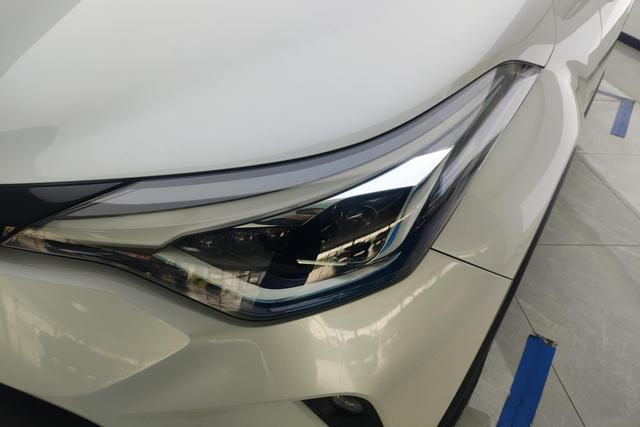 Toyota C-HR 2021 2.0 L — фото 4
