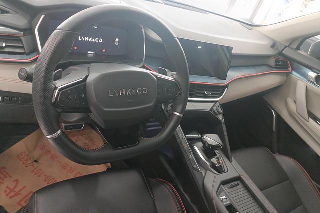 Lynk 06 2022 Белый из Китая, фото 2