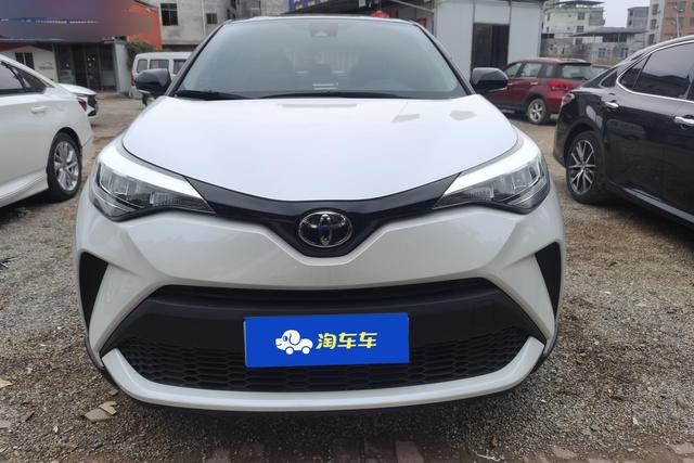 Toyota C-HR 2022 2.0 L — фото 2