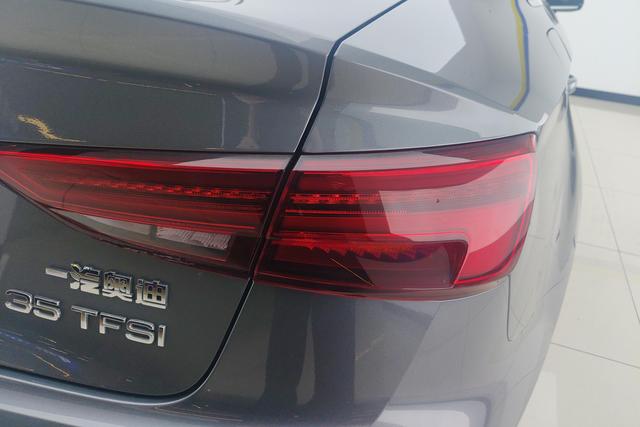 Audi A3 2019 Limousine 35 TFSI VI — фото 6