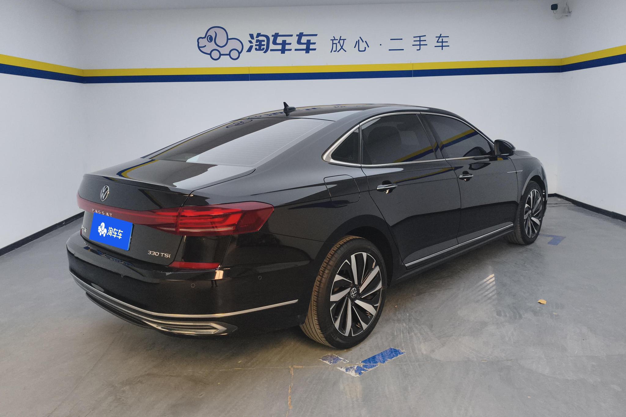 Volkswagen Passat 2022 330TSI Luxury